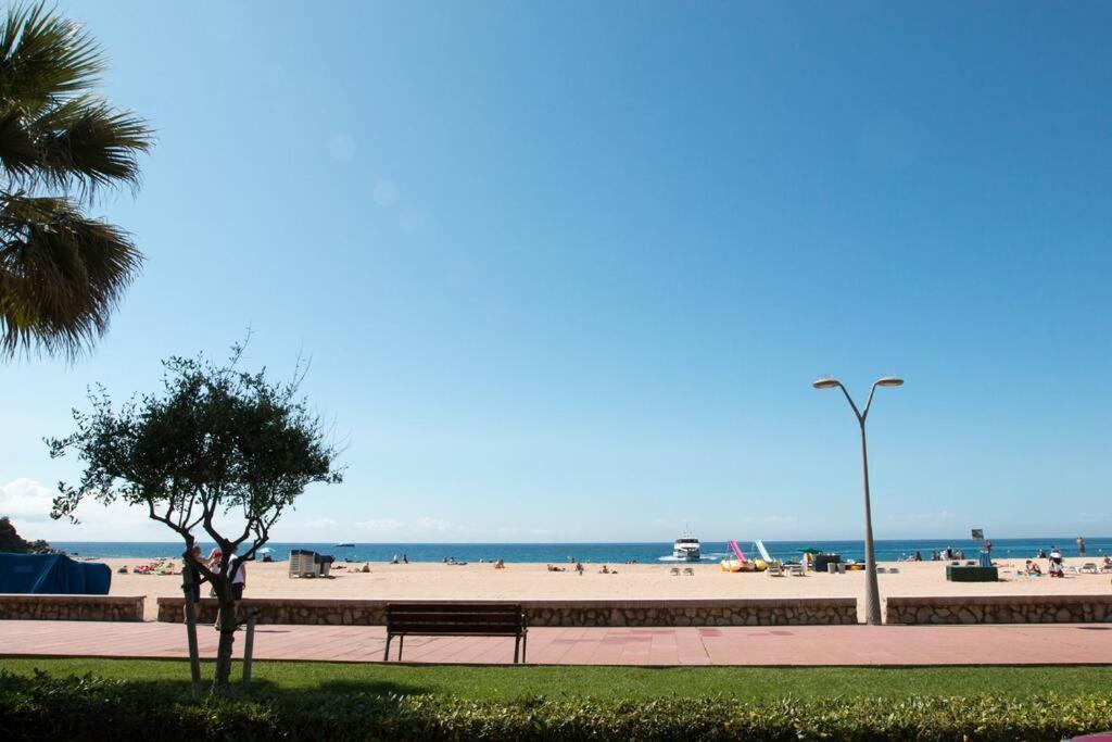 Seahomes Vacations - Seafront Fenals With Pkg Apartment